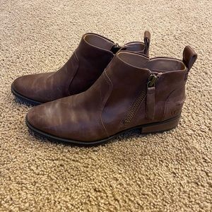 Brown leather ugg booties!